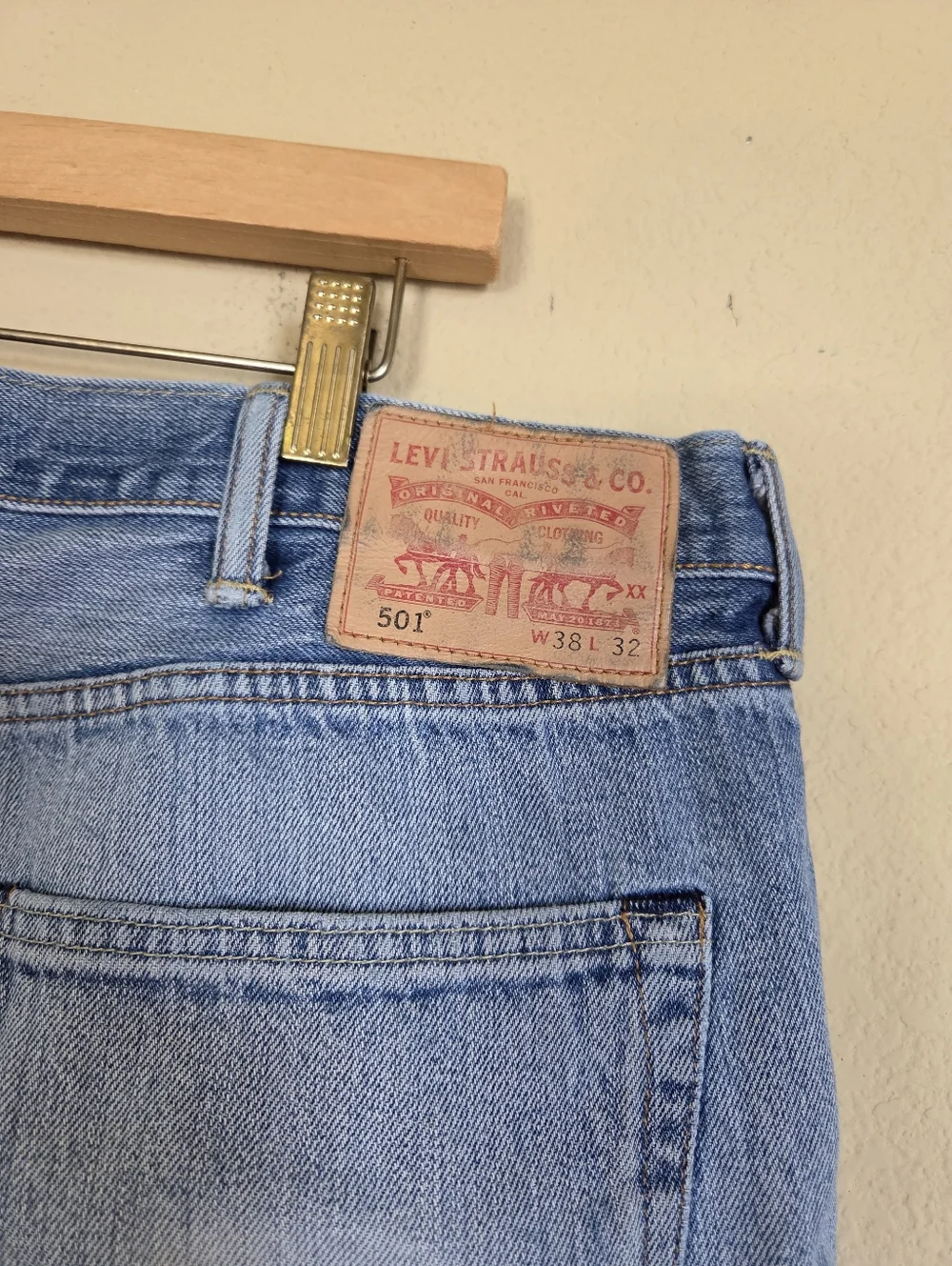 Levis Men's Light Blue Denim Cut-Off Shorts Jorts 501